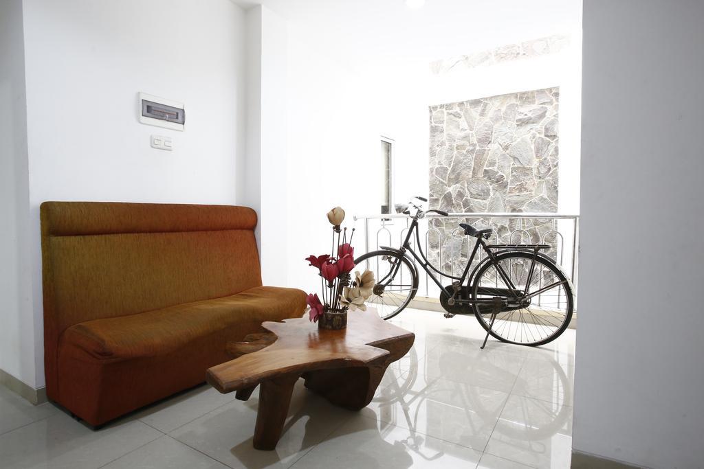 Reddoorz Near Cilandak Town Square Hotel Jakarta Exterior photo